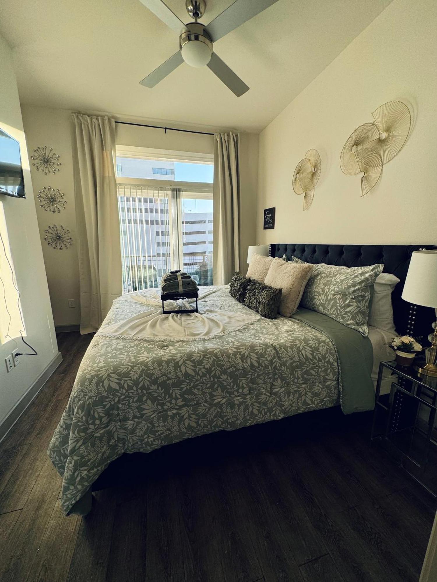 Apartment Close To Everything In Downtown King Bed Free Onsite Parking And Wifi Houston